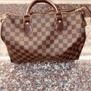 Authentic Louis Vuitton
Speedy Handbag Damier 30